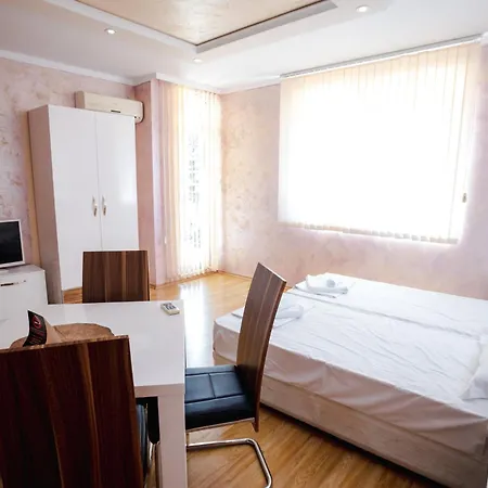 K&e And ساني بيتش