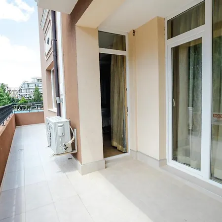 K&e And 3* סאני ביץ'