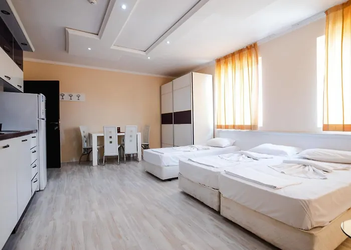 Apartmanhotel K&e And 3*