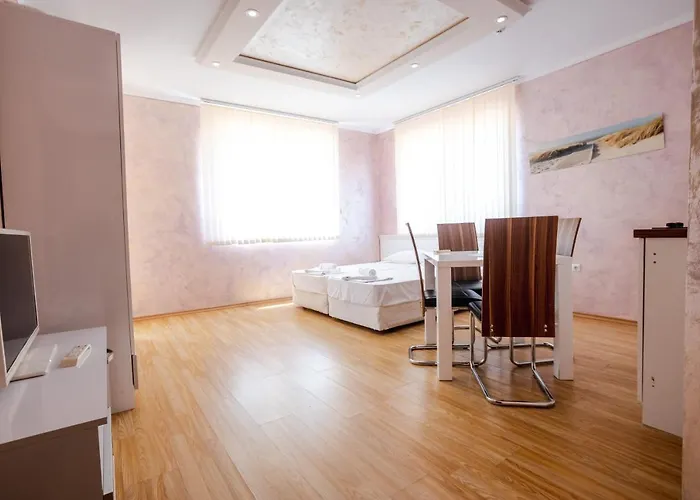 K&e And 3* Napospart