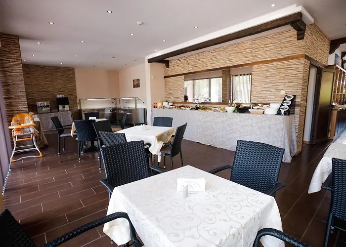 Apartmanhotel K&e And 3*