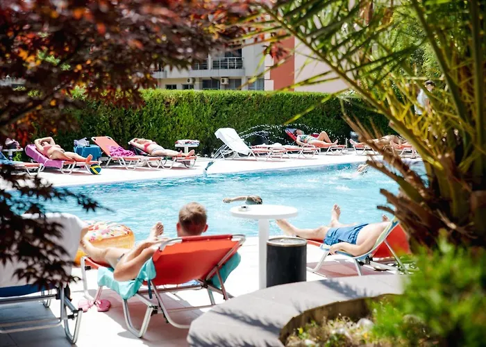 K&e And Aparthotel Sluneční pobřeží