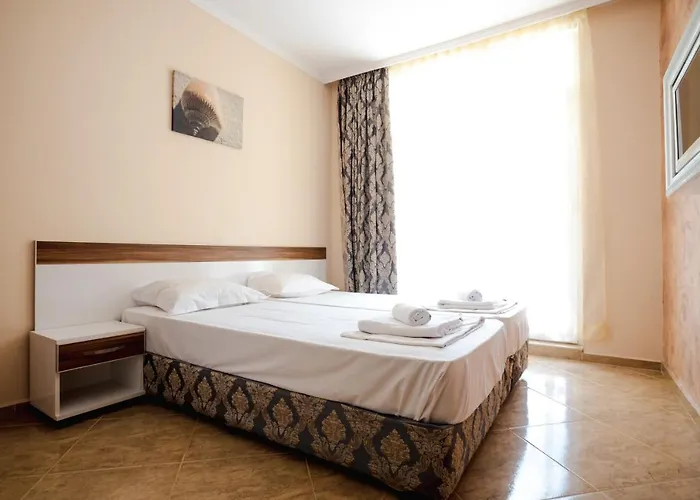 Aparthotel K&e And Sluneční pobřeží