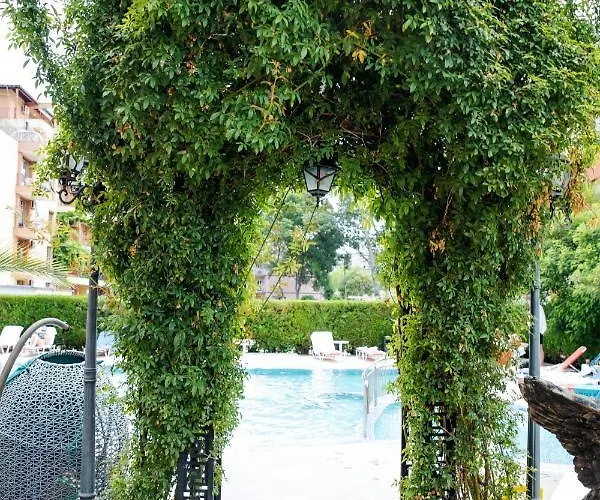 K&e And Ξενοδοχείο με διαμερίσματα 3*