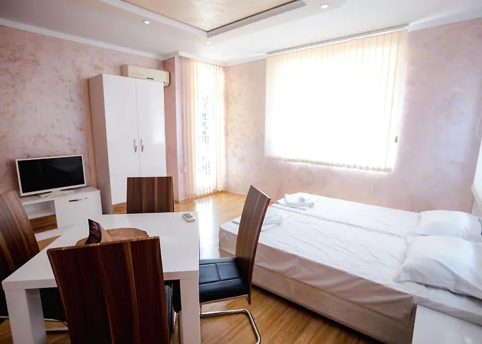 K&e And Sluneční pobřeží