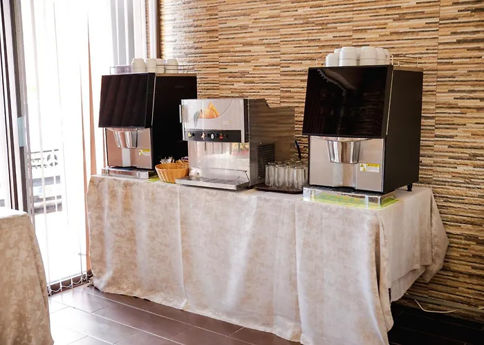 Aparthotel K&e And Sluneční pobřeží