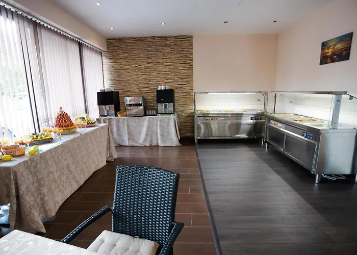 Aparthotel K&e And Sluneční pobřeží