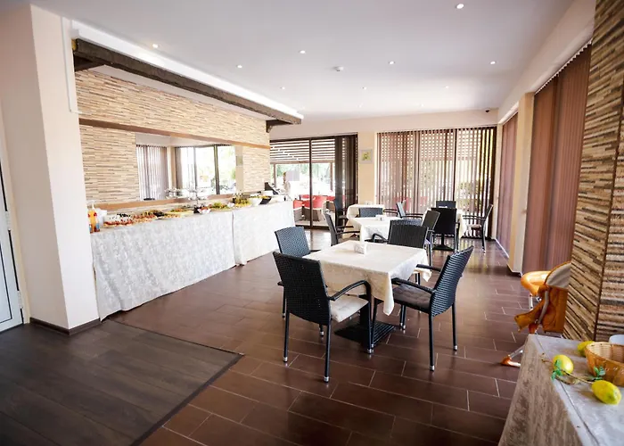 K&e And Sluneční pobřeží